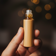 LUST oud rose roll-on-Wooden 5ml - Hand Hold